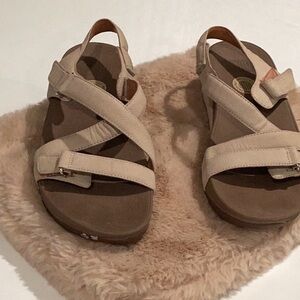 Women's Beige Sandals